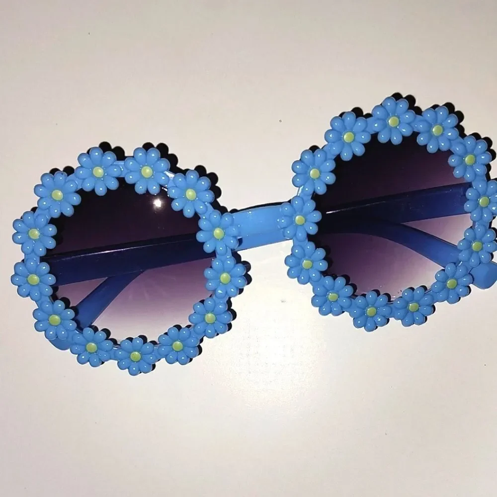 Blue Super cute floral rim kids sunglasses